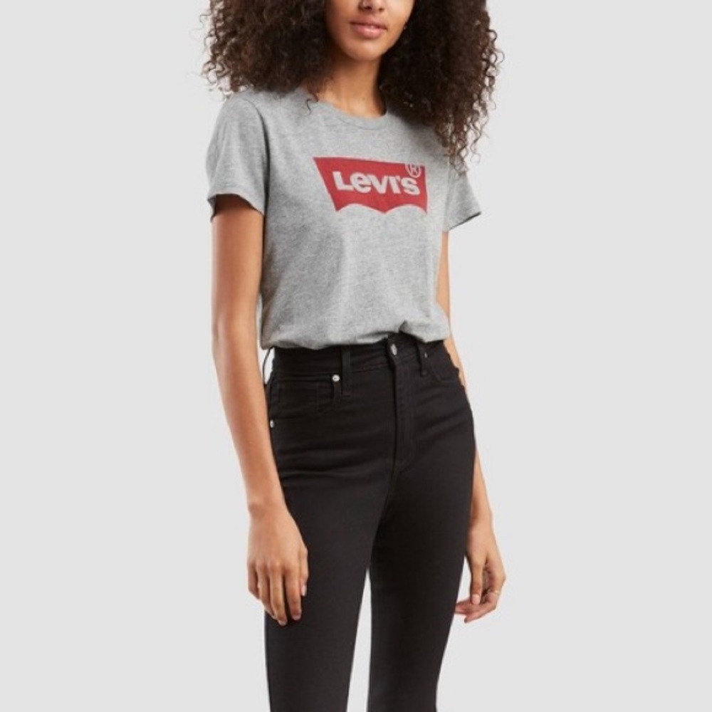 New ✨ Levis grey logo t-shirt